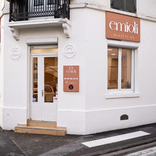 Emioli | Institut Brésilien de Beauté & Bien-être Vincennes - Onglerie Montreuil - Emioli | Institut Brésilien de Beauté & Bien-être Vincennes - Photo Galerie - OneBooking