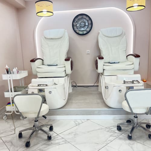 ZOUZOU Nail - Sourcils & cils Cagnes-sur-Mer - ZOUZOU Nail - Photo Galerie - OneBooking