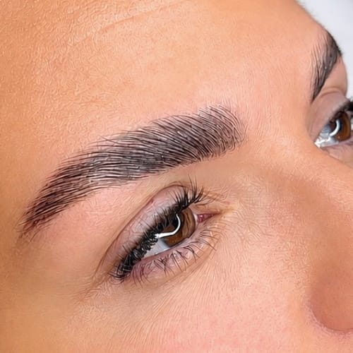 PhiBeauty by Catalina Balan - Sourcils & cils Mérignac - PhiBeauty by Catalina Balan - Photo Galerie - OneBooking