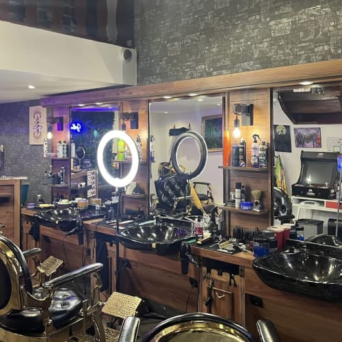 BARBER SHOP DIVISION 13 - Gotham Avenue - Coiffure Cachan - BARBER SHOP DIVISION 13 - Gotham Avenue - Photo Galerie - OneBooking
