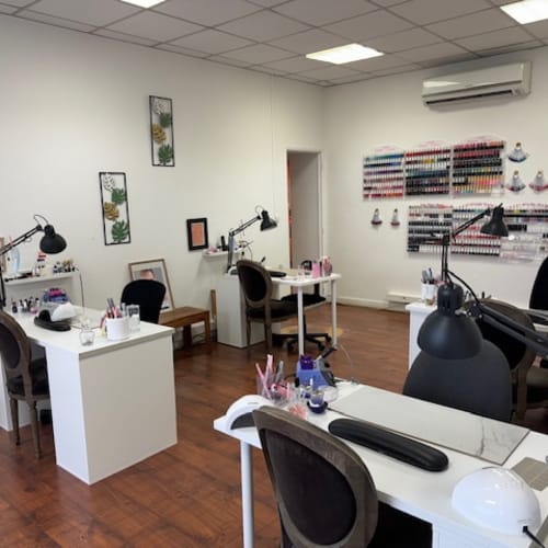 Coup’Ongles & Hasnae Beauty - Onglerie Mérignac - Coup’Ongles & Hasnae Beauty - Photo Galerie - OneBooking