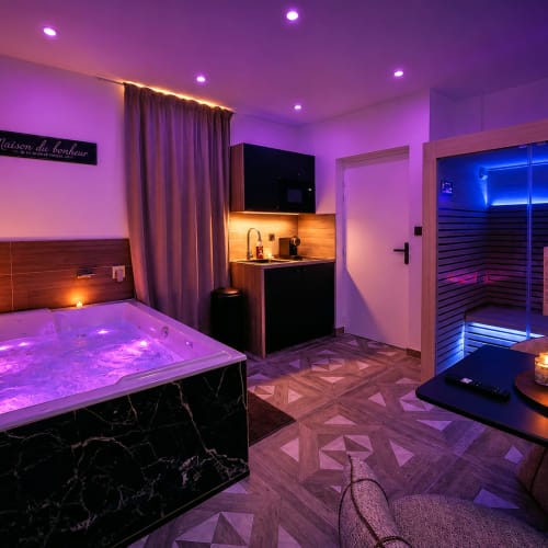 Jacuzzi Spa Privatif l’Hermitage - Spa Dijon - Jacuzzi Spa Privatif l’Hermitage - Photo Galerie - OneBooking