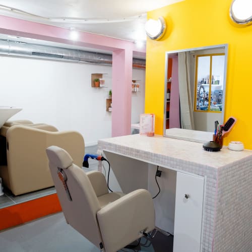 Le Café Dé-coiffé - Coiffeur pour Cheveux Ondulés, Bouclés, Frisés & Crépus - Coffee Shop - Coiffure Marseille - Le Café Dé-coiffé - Coiffeur pour Cheveux Ondulés, Bouclés, Frisés & Crépus - Coffee Shop - Photo Galerie - OneBooking