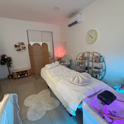 Maison Nacrée Head SPA & Hand SPA - Sourcils & cils Martigues - Maison Nacrée Head SPA & Hand SPA - Photo Galerie - OneBooking