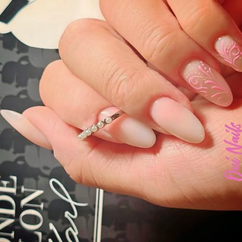 Oui Nails - Sourcils & cils Quimper - Oui Nails - Photo Galerie - OneBooking
