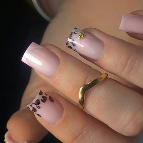 MALONE BEAUTY NAILS - Institut de beauté Nîmes - MALONE BEAUTY NAILS - Photo Galerie - OneBooking