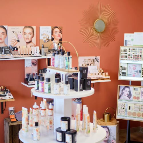 Beauty room - Coiffure Saint-Mitre-les-Remparts - Beauty room - Photo Galerie - OneBooking