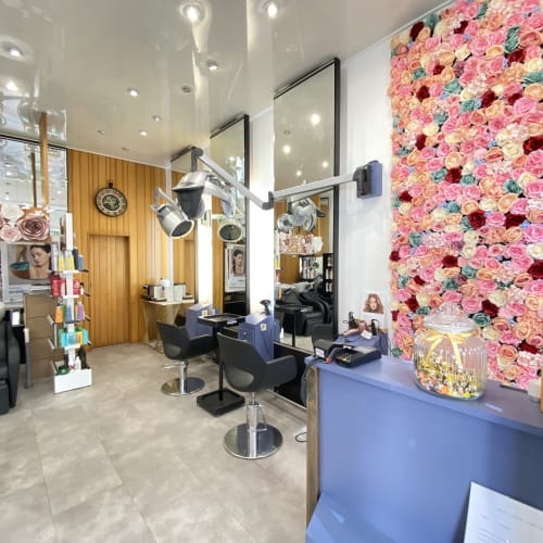 High Light Coiffure - Coiffure Cannes - High Light Coiffure - Photo Galerie - OneBooking
