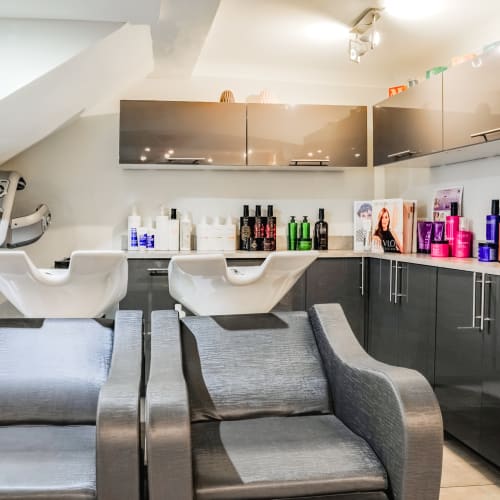 Art et Styl Coiffure - Sourcils & cils Grasse - Art et Styl Coiffure - Photo Galerie - OneBooking