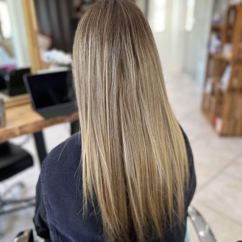 ALLISSON HAIR COIFFURE - Sourcils & cils Fréjus - ALLISSON HAIR COIFFURE - Photo Galerie - OneBooking