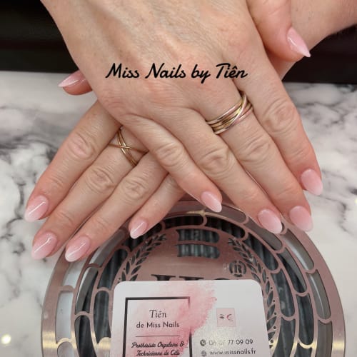 Miss Nails - Spécialiste de la résine - Onglerie Cagnes-sur-Mer - Miss Nails - Spécialiste de la résine - Photo Galerie - OneBooking