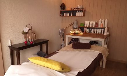 Pause Beauté : Manucure à Cranves-Sales