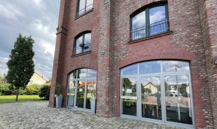 Haarwerk: Friseur in Frechen