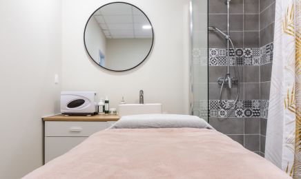 Adé Beauté : Manucure à Thenay