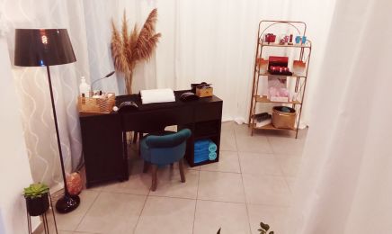 Auror'Esthétik : Manucure à Nandy