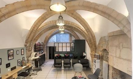 Octobre  : Coiffeur à Caen