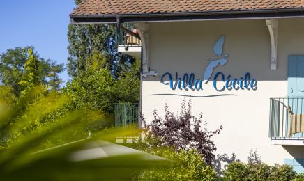 Villa Cécile - Centre de bien être & Espace coiffure : Manucure à Yvoire
