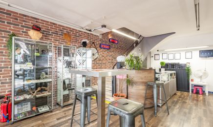 Pink Star Tattoo : Institut de beauté à Istres