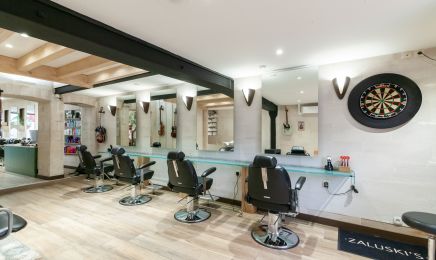 Zaluski's visagiste : Coiffeur à Châlons-en-Champagne