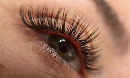 O cils de Lo : Manucure à Lormont