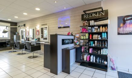 Un cheveu m'a dit - Spécialiste du végétal : Coiffeur à Ploudaniel