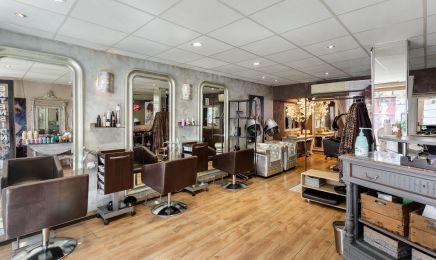Couleurs latine : Coiffeur à Six-Fours-les-Plages