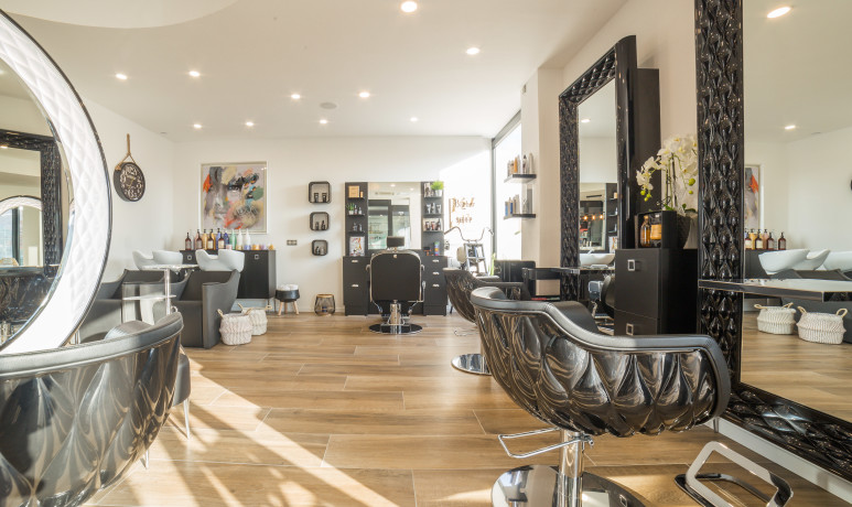 L Atelier De Coiffure Coiffeur A