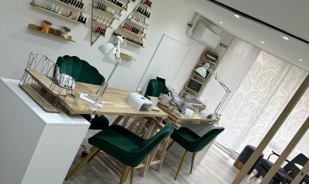 Iuliana Maier - Nail Studio : Manucure à Launaguet