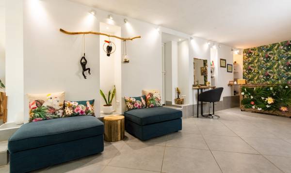 Maison de la beaute by Charnie