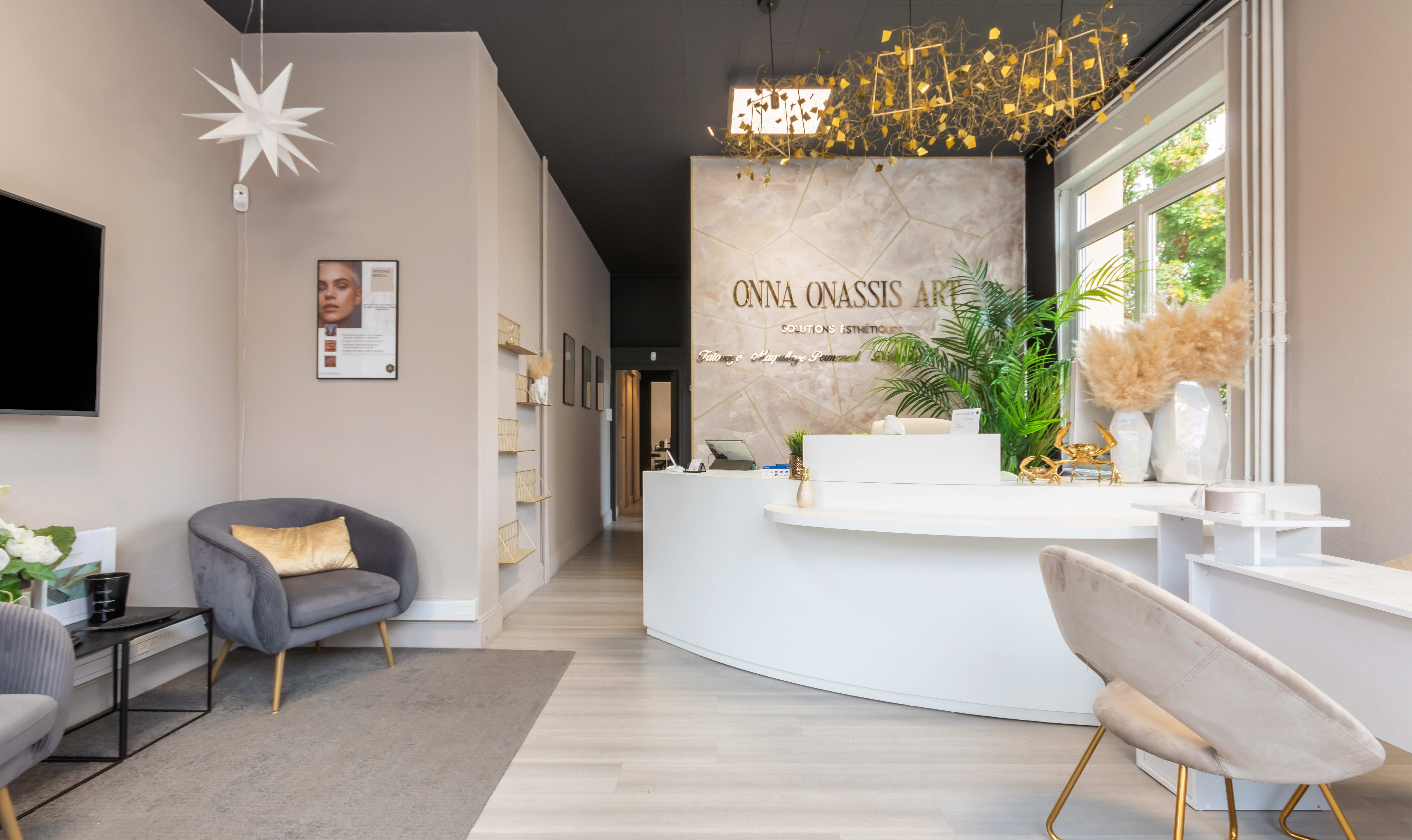 Onna Onassis Art - Sourcils & cils Jarny - OneBooking
