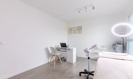 Home Beauty Concept : Coiffeur à Les Mureaux