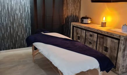 Centre de bien etre j’existe rencontre de soi  : Institut de beauté à Bouglon