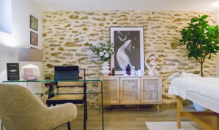 Maison Ava. Renata França : Institut de beauté à La Celle-Saint-Cloud