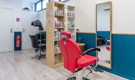 By Andrea : Coiffeur à Volstroff