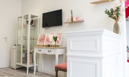 Nails en Folie : Manucure à Tours