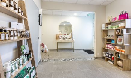 Adé Beauté : Manucure à Thenay