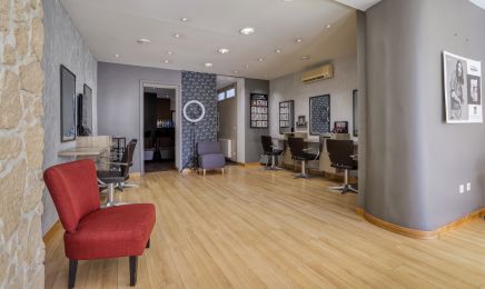 Corinne C : Coiffeur à Descartes