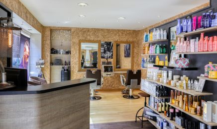 Corinne C : Coiffeur à Descartes