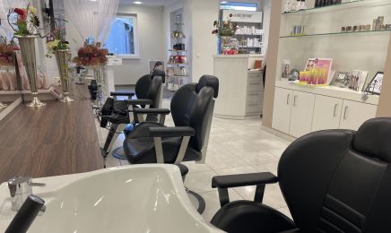 Die Haarprofis by Marina Liehm: Friseur in Lübbecke