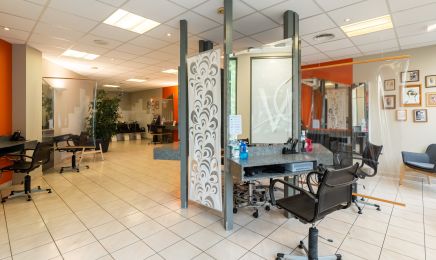 Version originale : Coiffeur à Laval