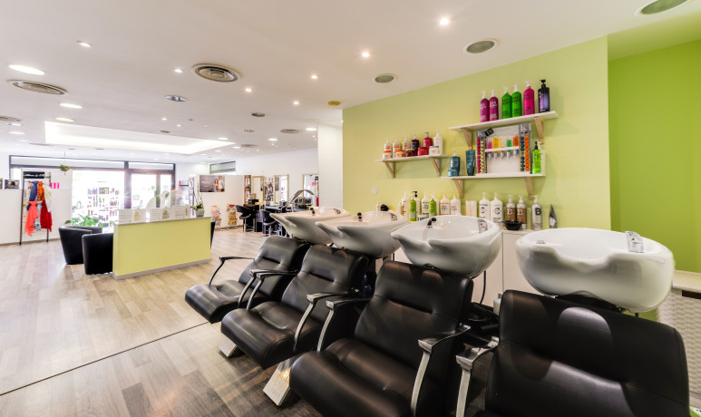Les Filles De La Coiffure Coiffeur A Saint Alban