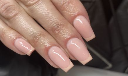 ZINATY BEAUTY Bordeaux : Manucure à Bordeaux