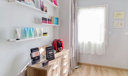 Aina Esthetique et Bien-Être : Coiffeur à Saubens