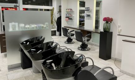 GINA ARCARI HAIRSTYLIST: Friseur in Düsseldorf