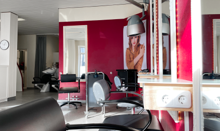 Perfect Cut: Kosmetikstudio in Springe