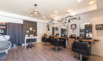 Miroir de l’art : Coiffeur à Lusanger