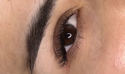 O cils de Lo : Manucure à Lormont