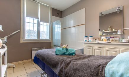 Institut de beauté Gaia : Manucure à Bazas