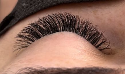 O cils de Lo : Manucure à Lormont