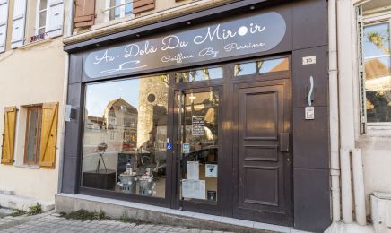 Au delà du Miroir by Perrine : Coiffeur à Buxy